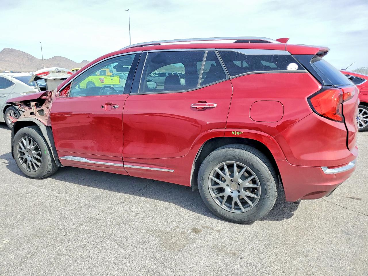 2019 GMC TERRAIN DENALI photo 3