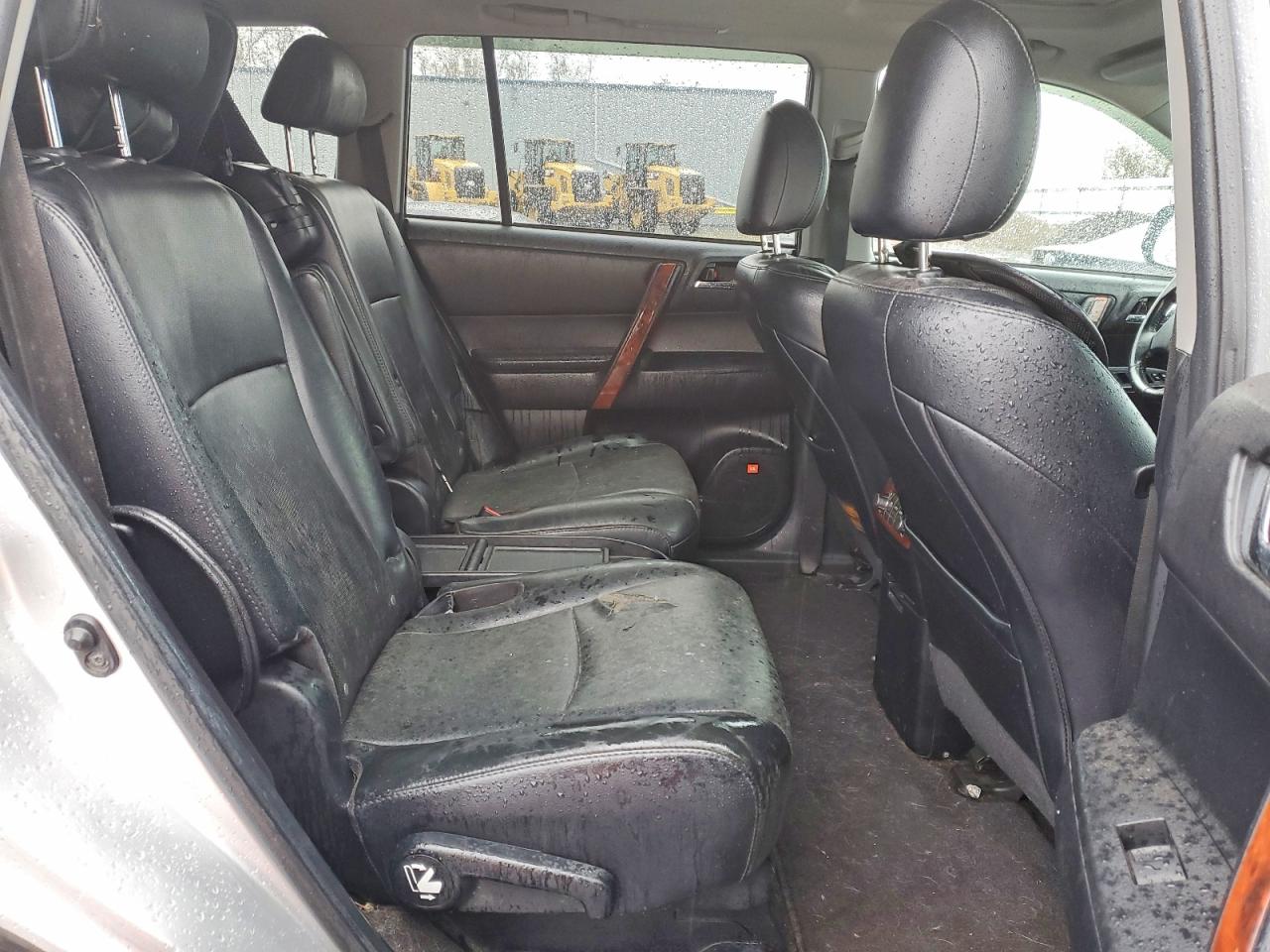 2011 TOYOTA HIGHLANDER LIMITED photo 19