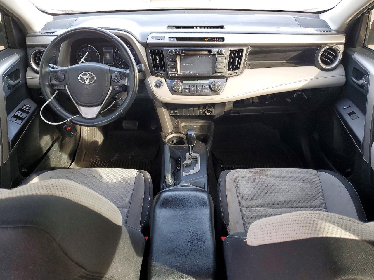 2018 TOYOTA RAV4 XLE photo 15