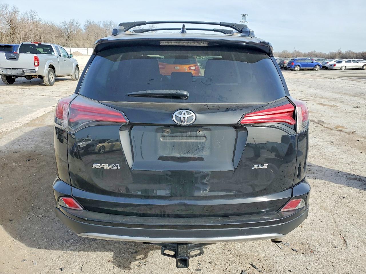 2018 TOYOTA RAV4 XLE photo 11