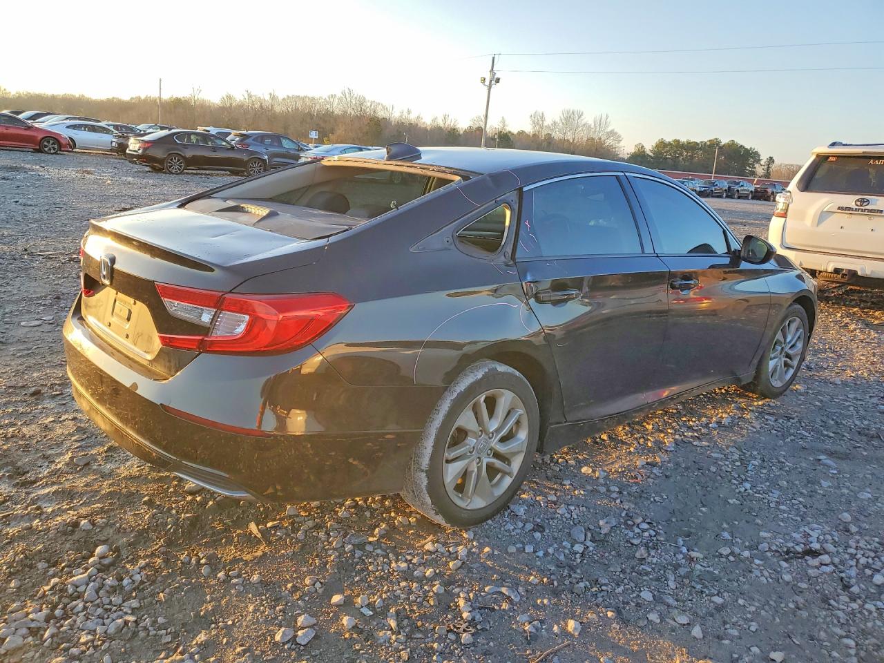 2018 HONDA ACCORD LX photo 3