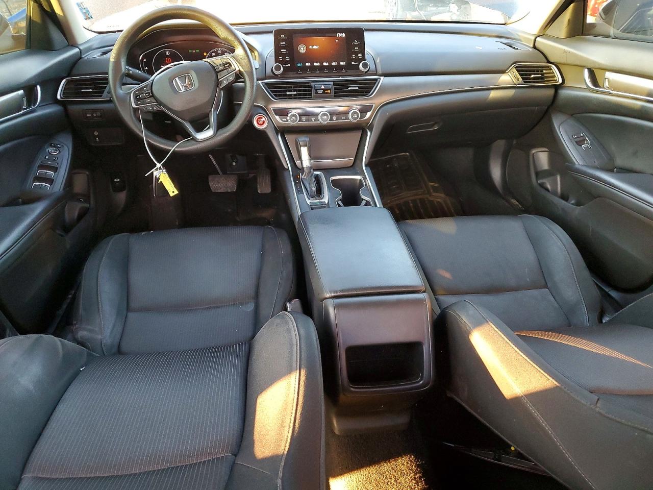 2018 HONDA ACCORD LX photo 8