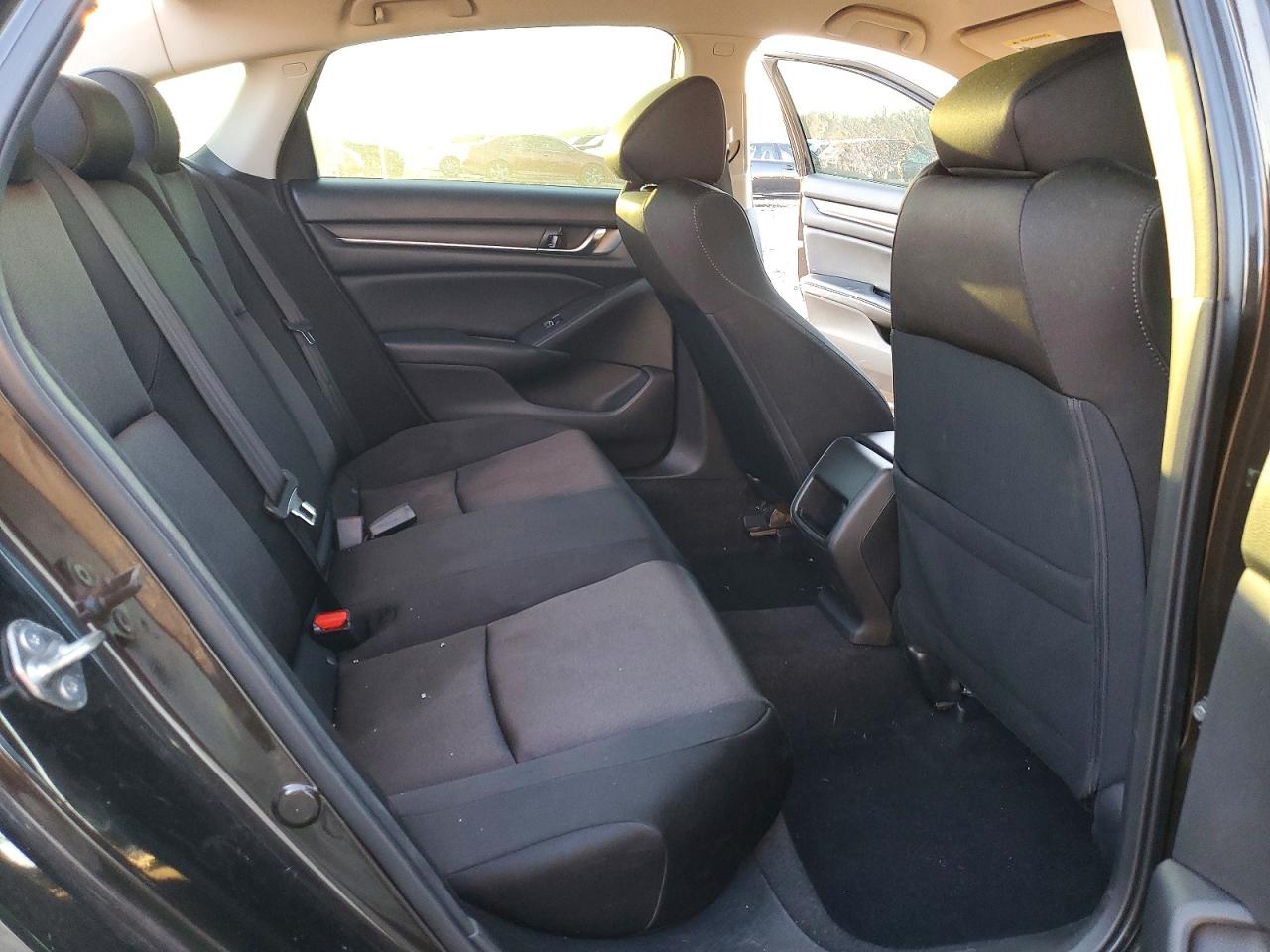 2018 HONDA ACCORD LX photo 10