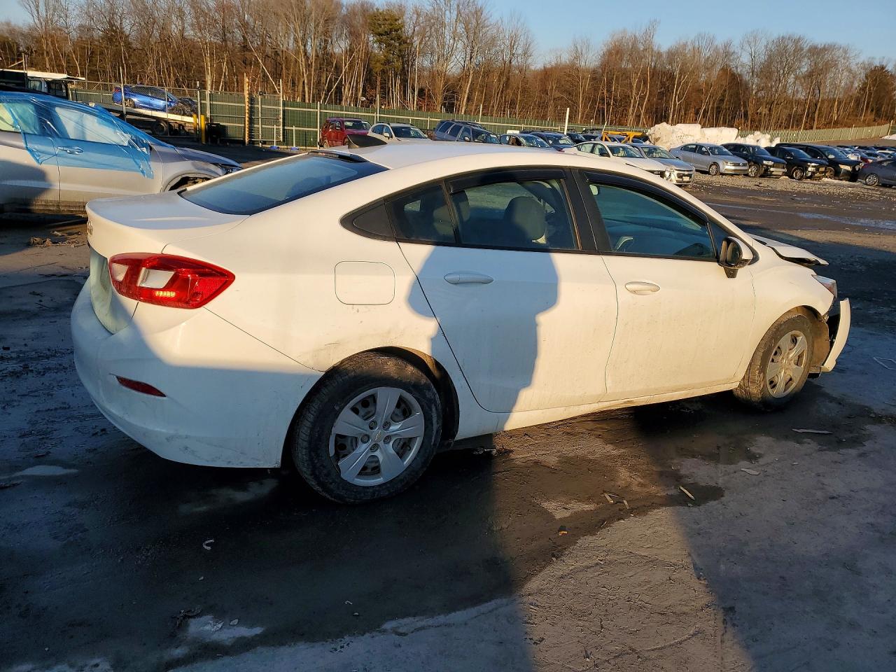 2017 CHEVROLET CRUZE LS photo 5