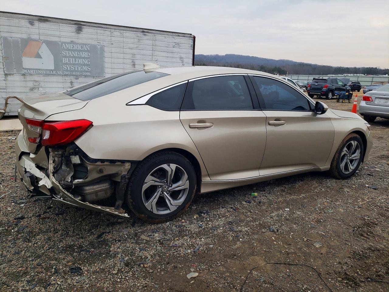 2018 HONDA ACCORD EX photo 3