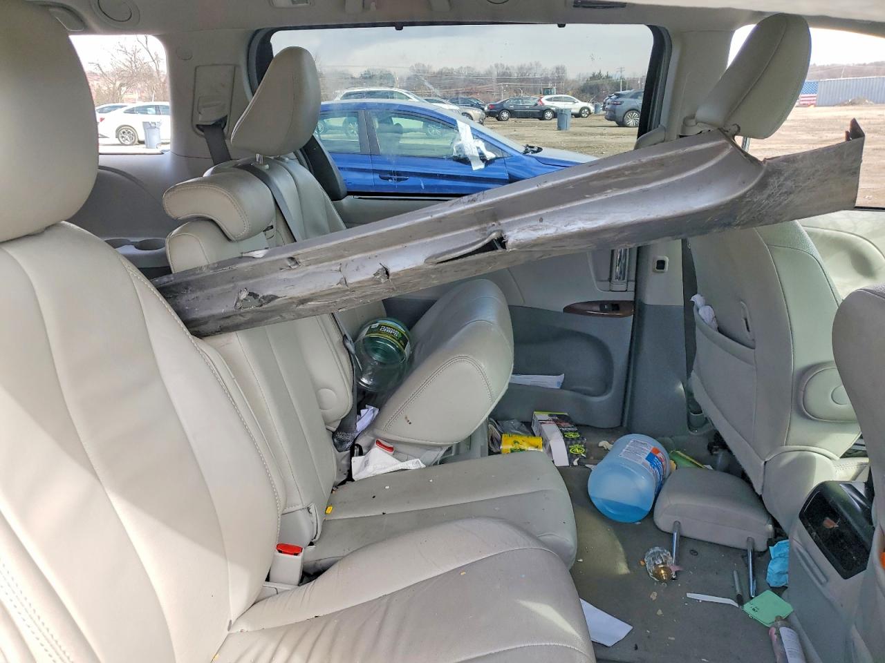 2014 TOYOTA SIENNA XLE 8-PASSENGER photo 21