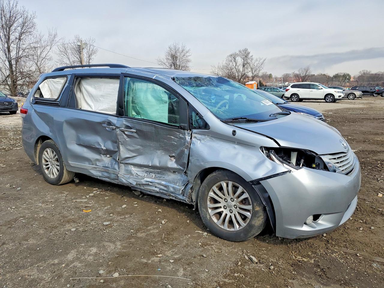 2014 TOYOTA SIENNA XLE 8-PASSENGER photo 7