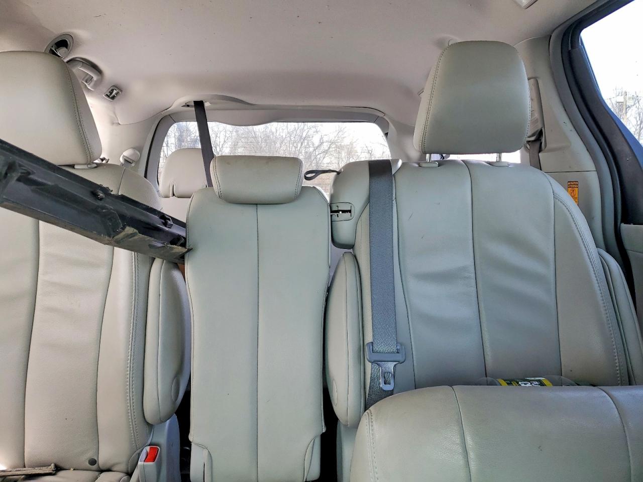 2014 TOYOTA SIENNA XLE 8-PASSENGER photo 19