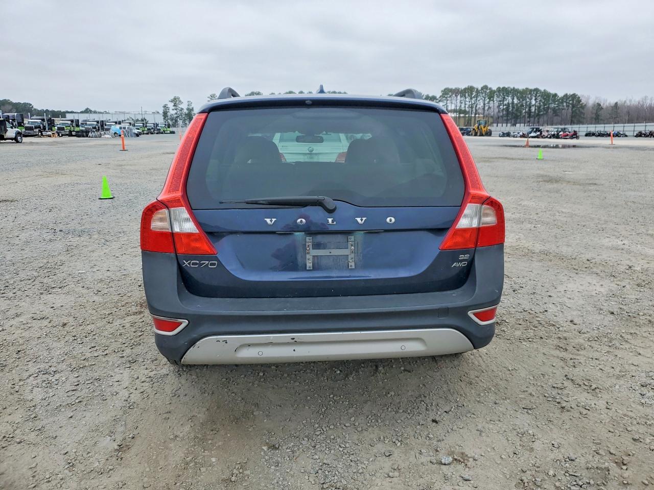 2010 VOLVO XC70 3.2 photo 11