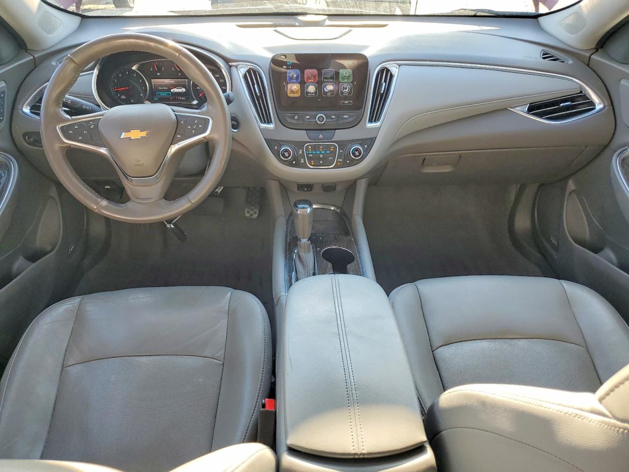 2018 CHEVROLET MALIBU PREMIER photo 8