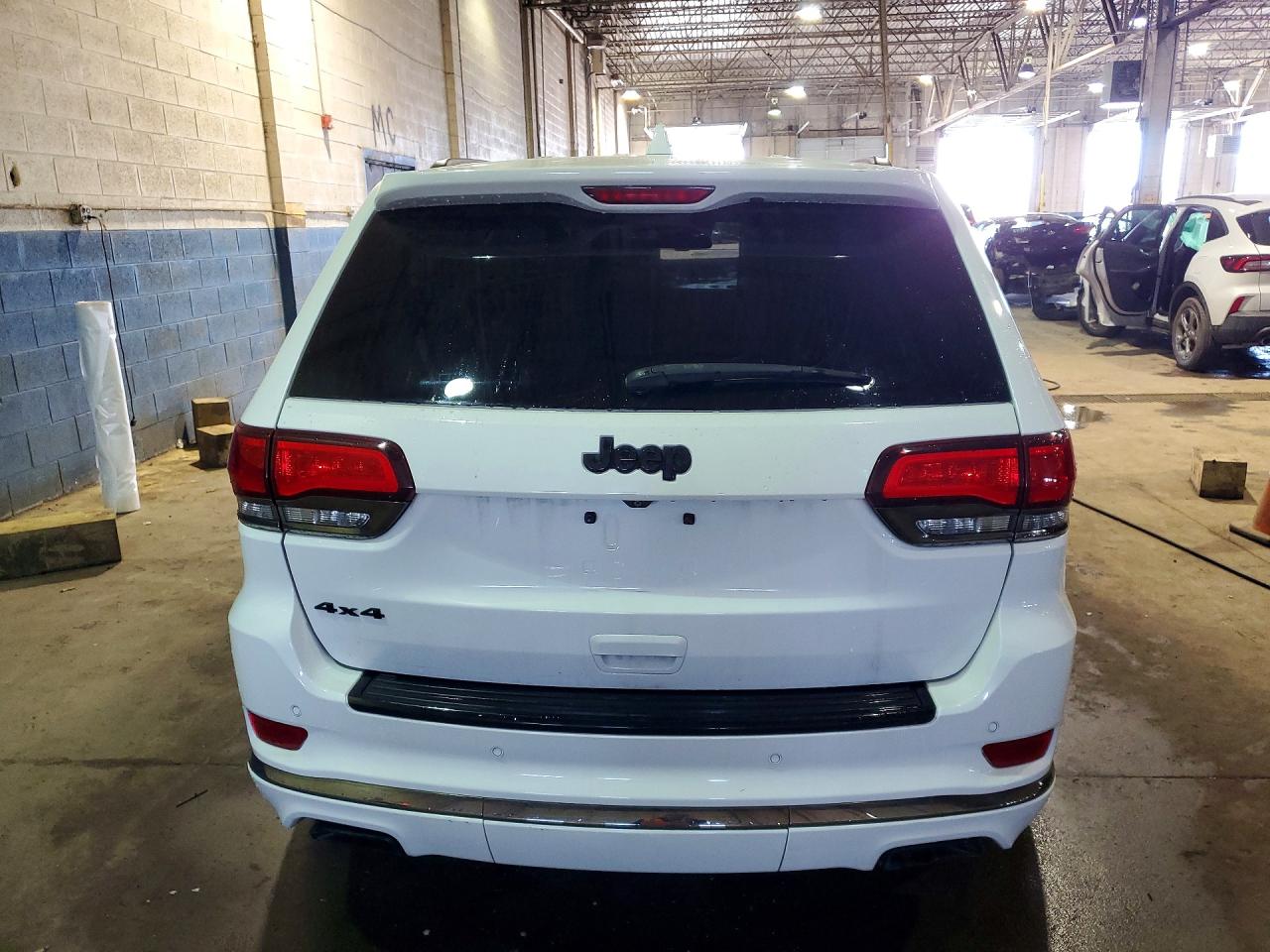 2015 JEEP GRAND CHEROKEE OVERLAND photo 16