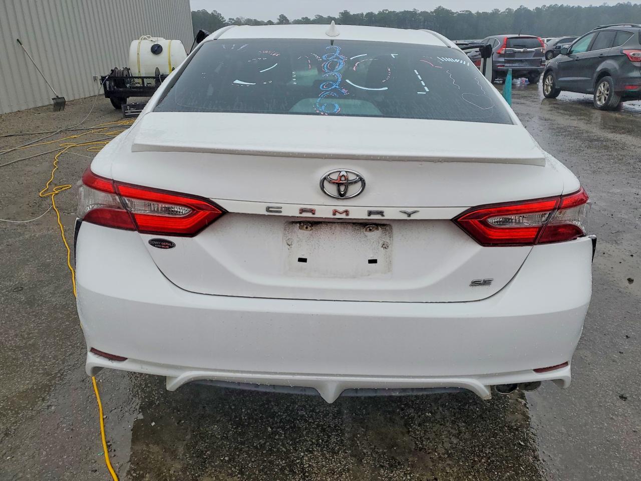 2019 TOYOTA CAMRY SE photo 11