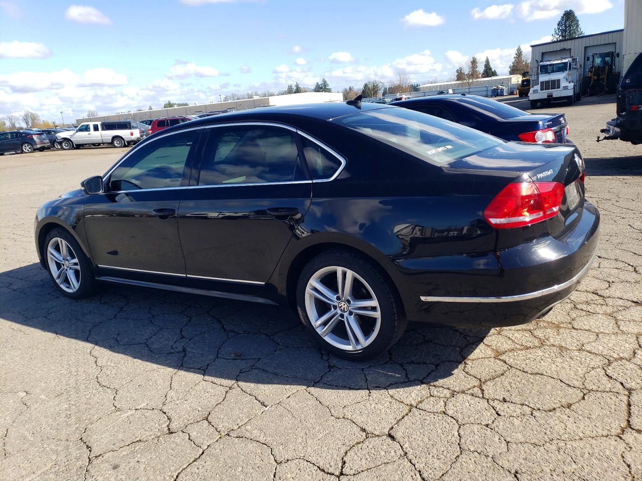 2014 VOLKSWAGEN PASSAT SEL photo 3