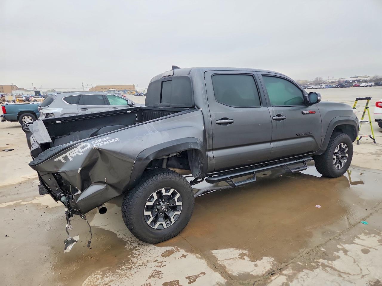 2019 TOYOTA TACOMA TRD OFF-ROAD photo 3
