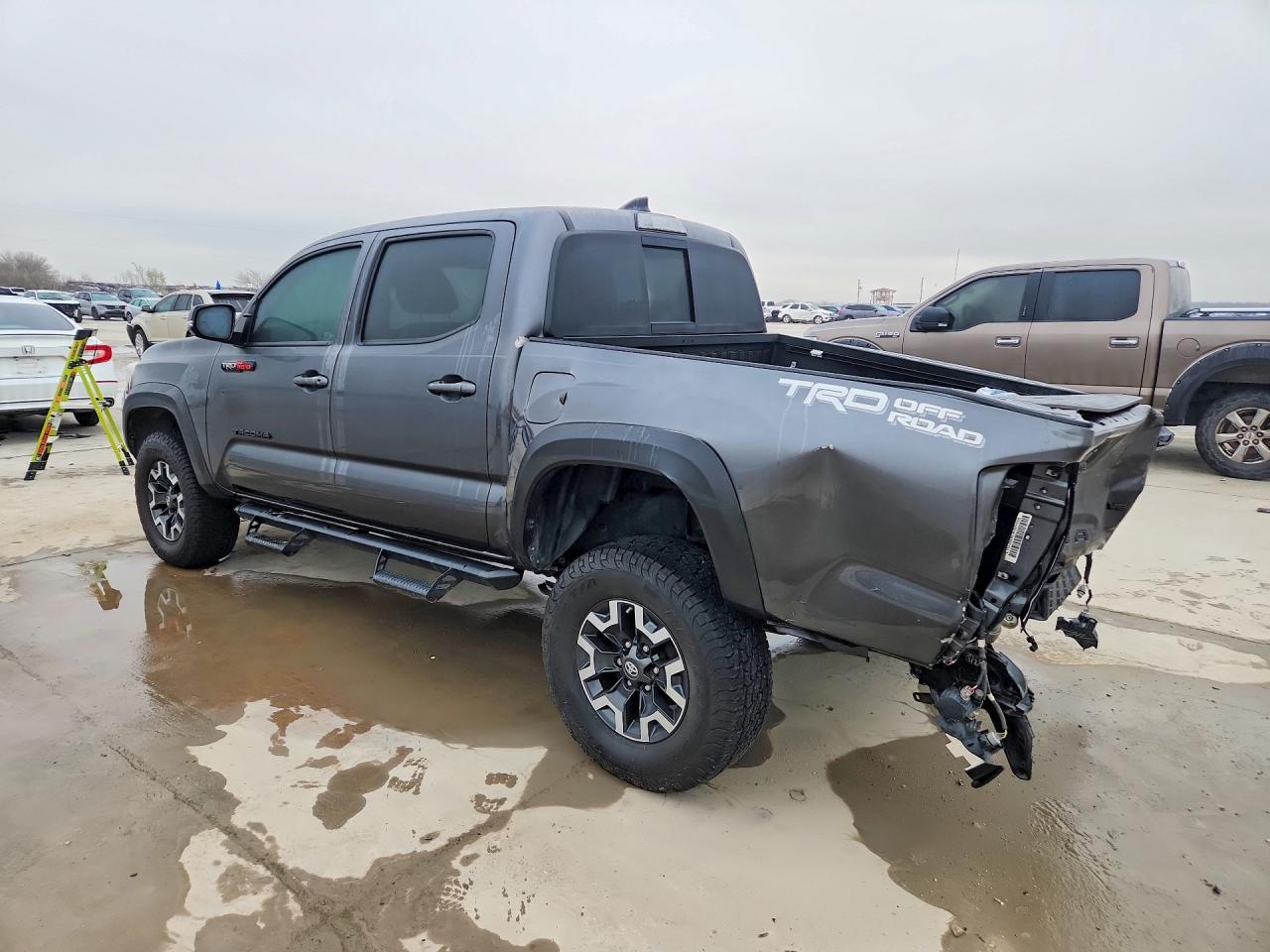2019 TOYOTA TACOMA TRD OFF-ROAD photo 2