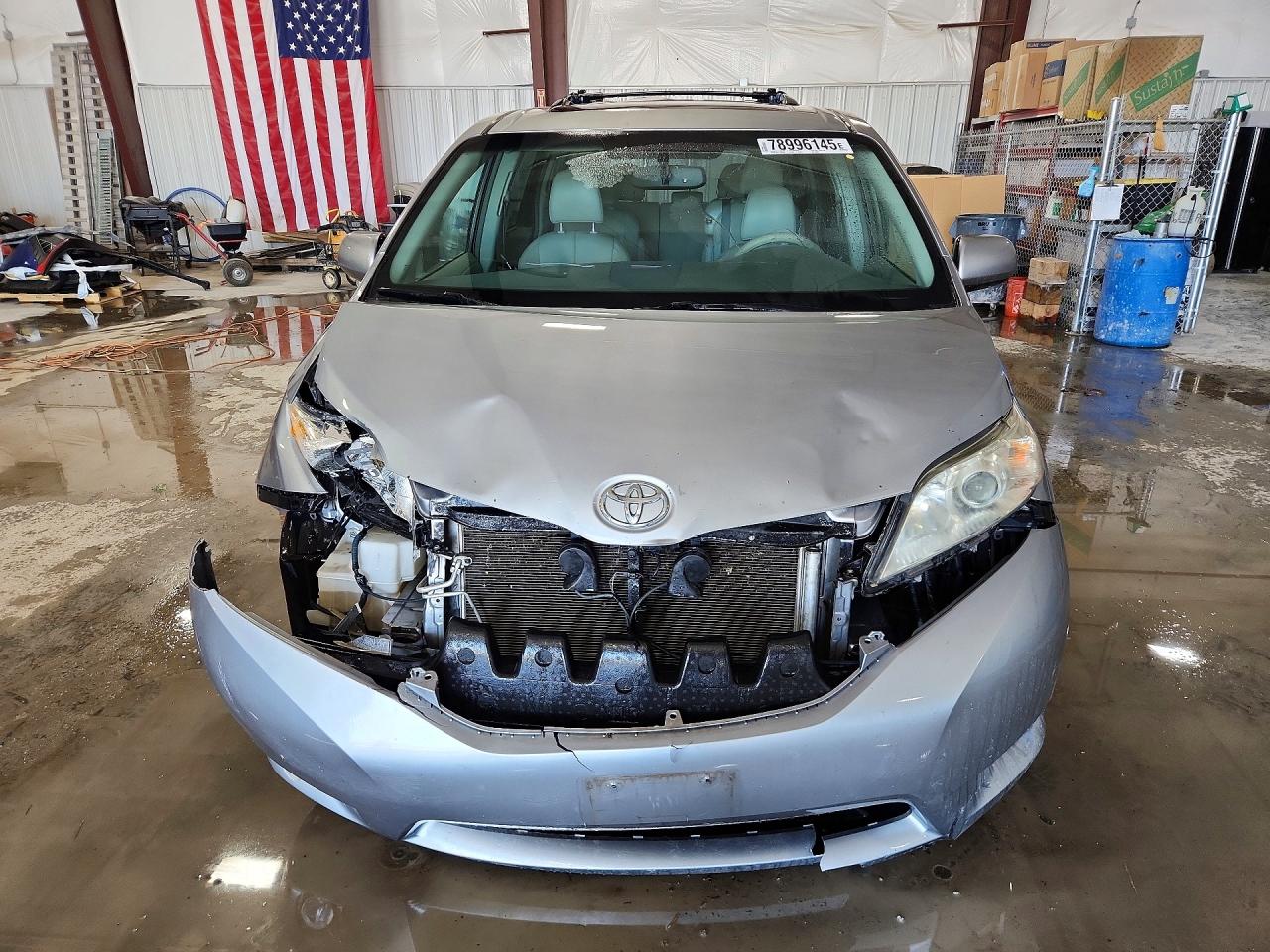 2013 TOYOTA SIENNA XLE 8-PASSENGER photo 5