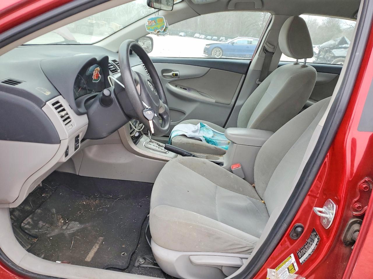 2011 TOYOTA COROLLA LE photo 7