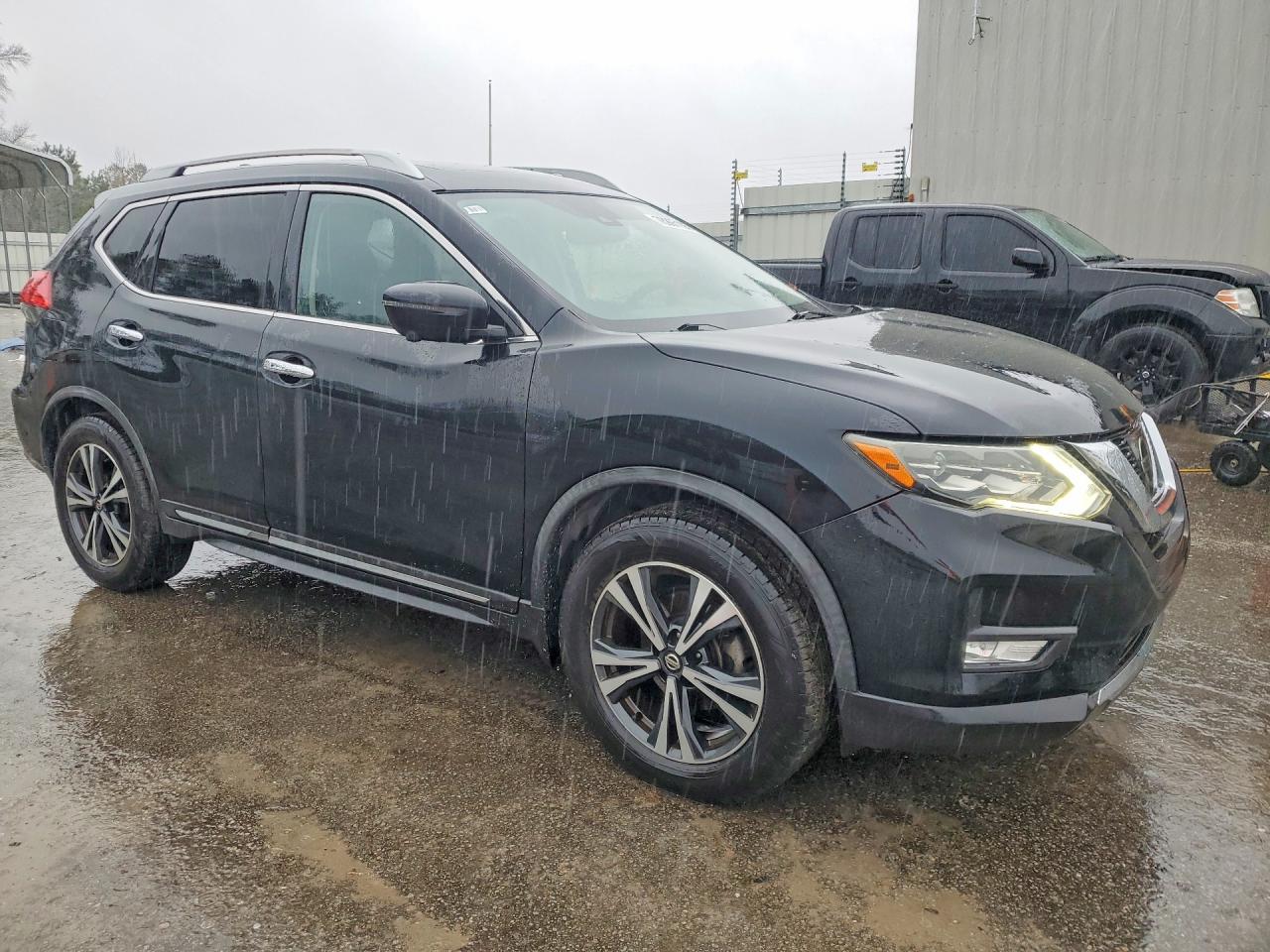 2017 NISSAN ROGUE SL photo 4