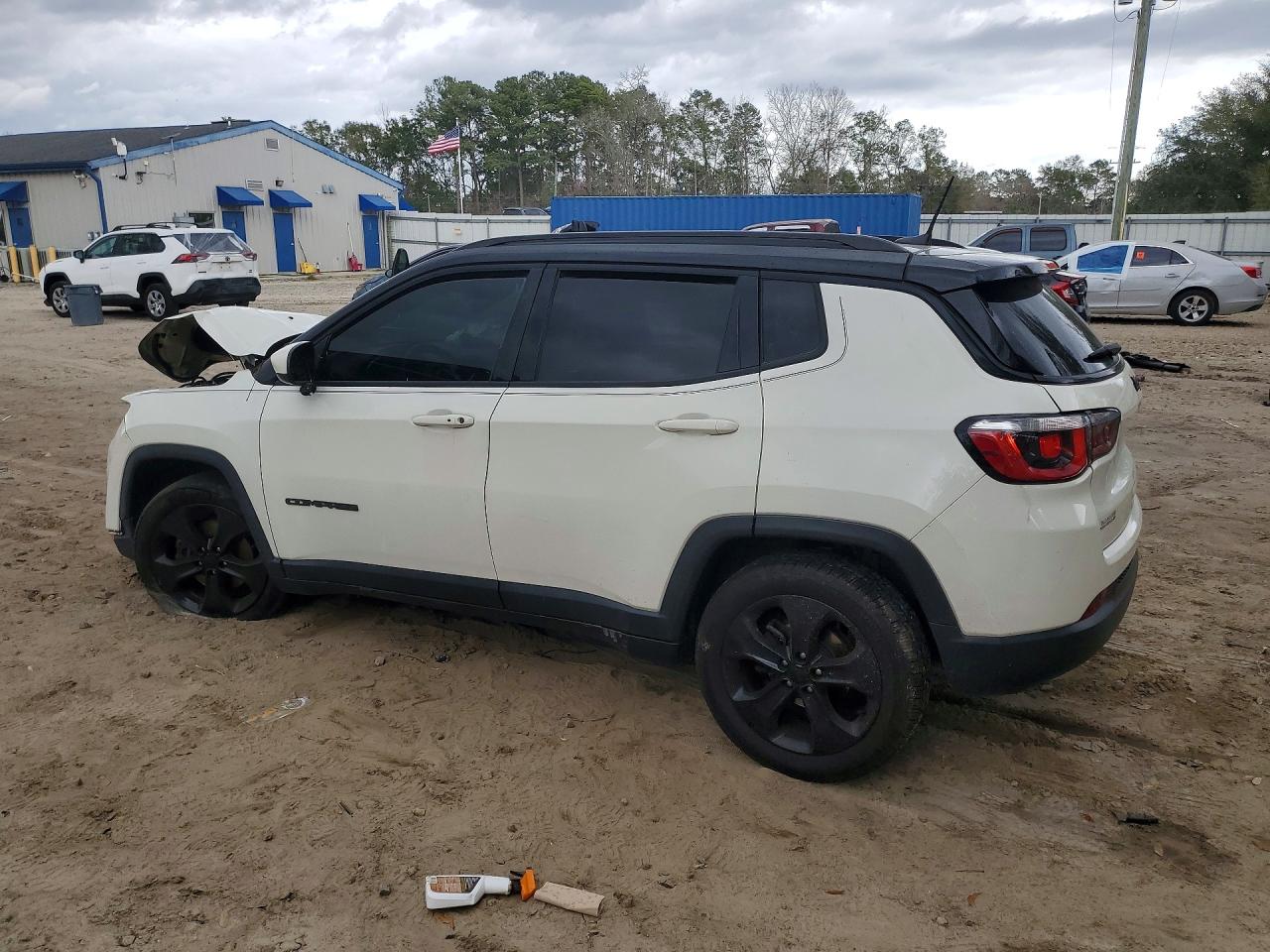2019 JEEP COMPASS LATITUDE photo 2