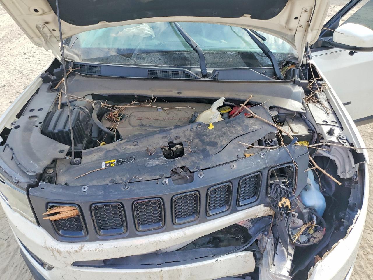 2019 JEEP COMPASS LATITUDE photo 12