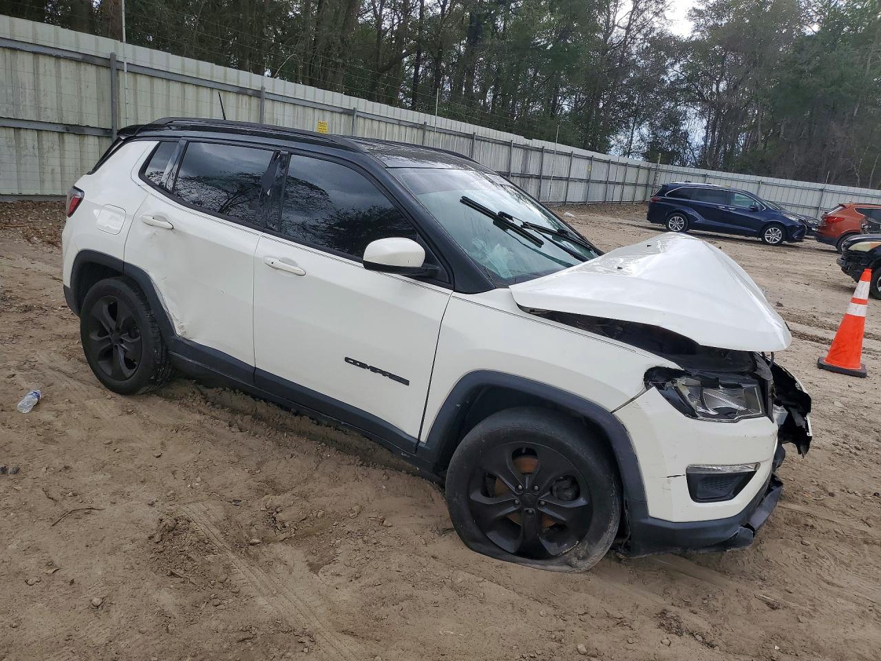 2019 JEEP COMPASS LATITUDE photo 4