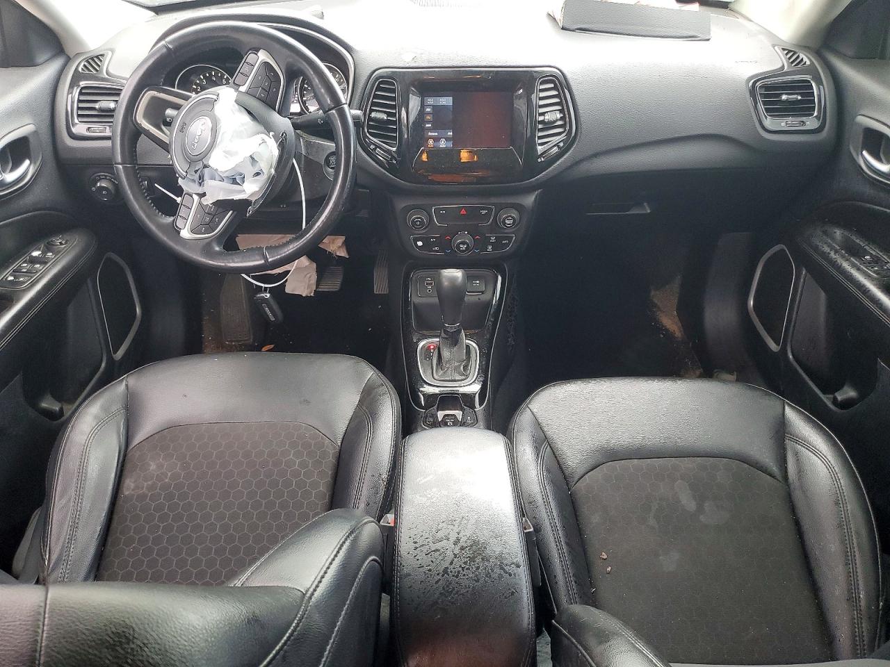 2019 JEEP COMPASS LATITUDE photo 8