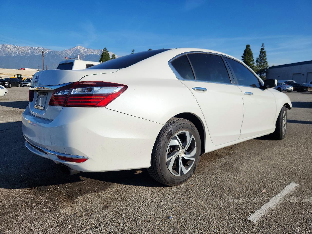 2016 HONDA ACCORD LX photo 7