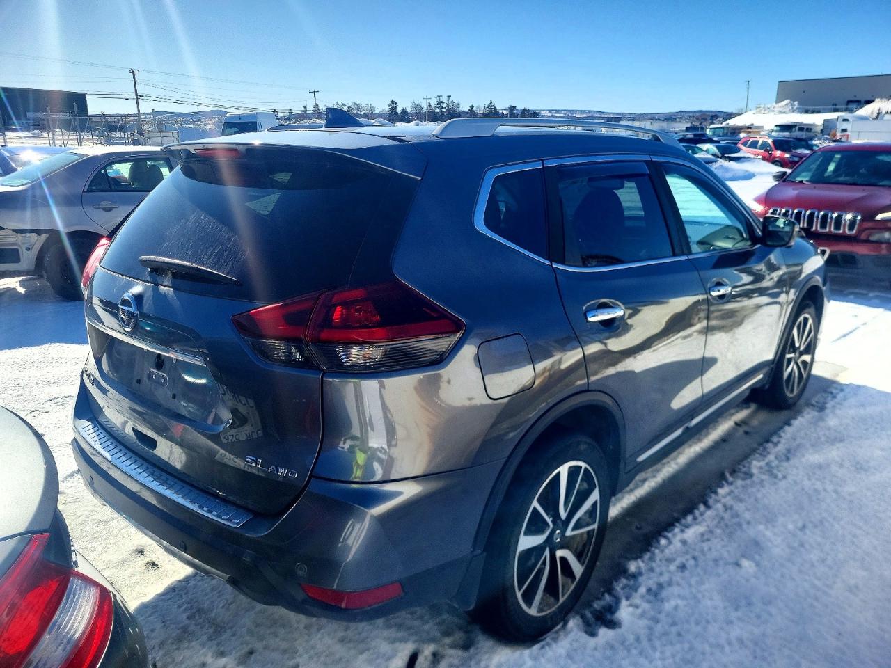 2019 NISSAN ROGUE S photo 5