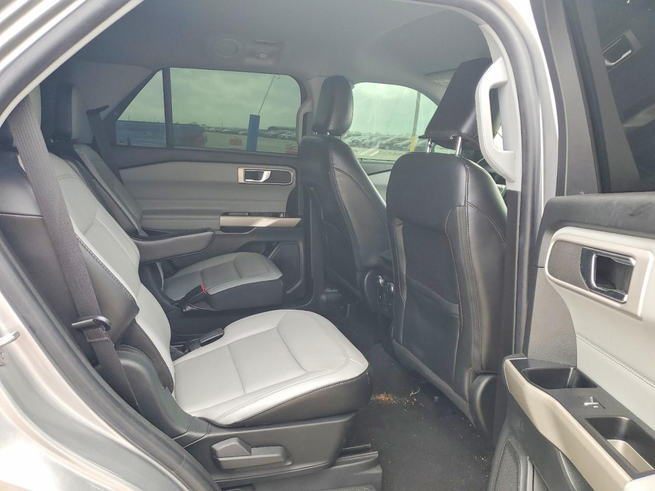 2021 FORD EXPLORER XLT photo 21
