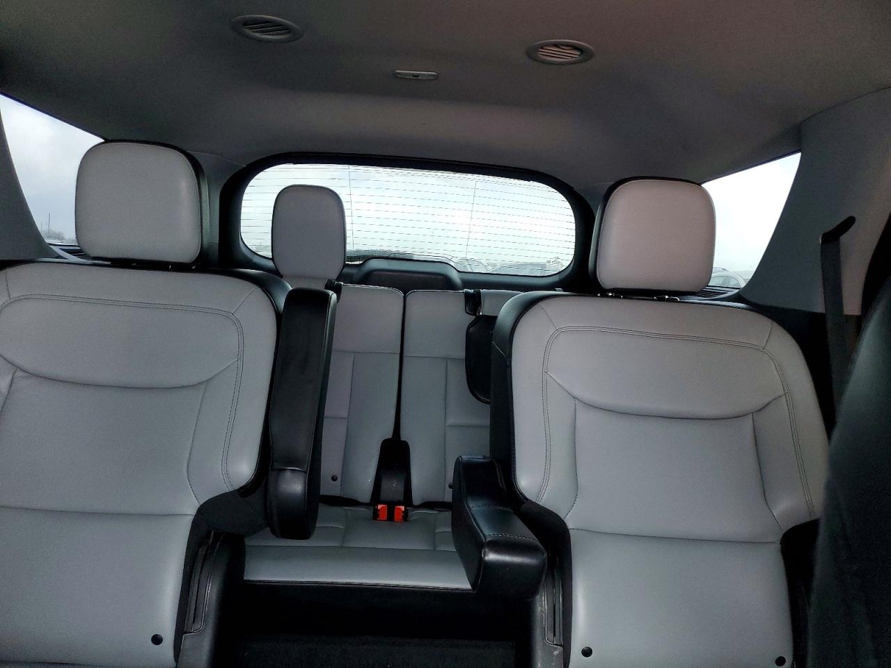 2021 FORD EXPLORER XLT photo 19