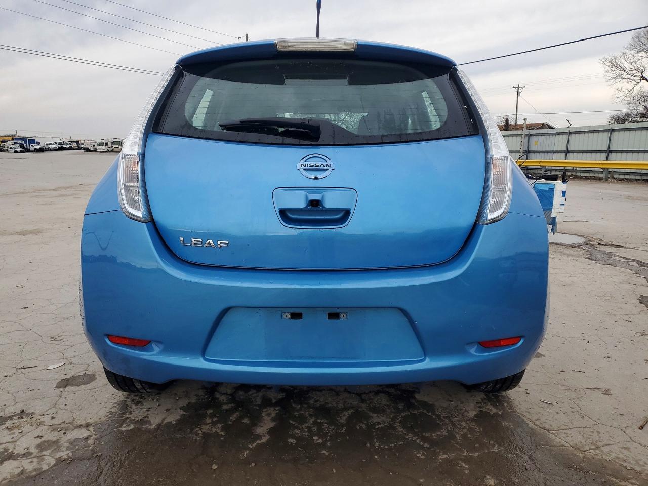2014 NISSAN LEAF S photo 11