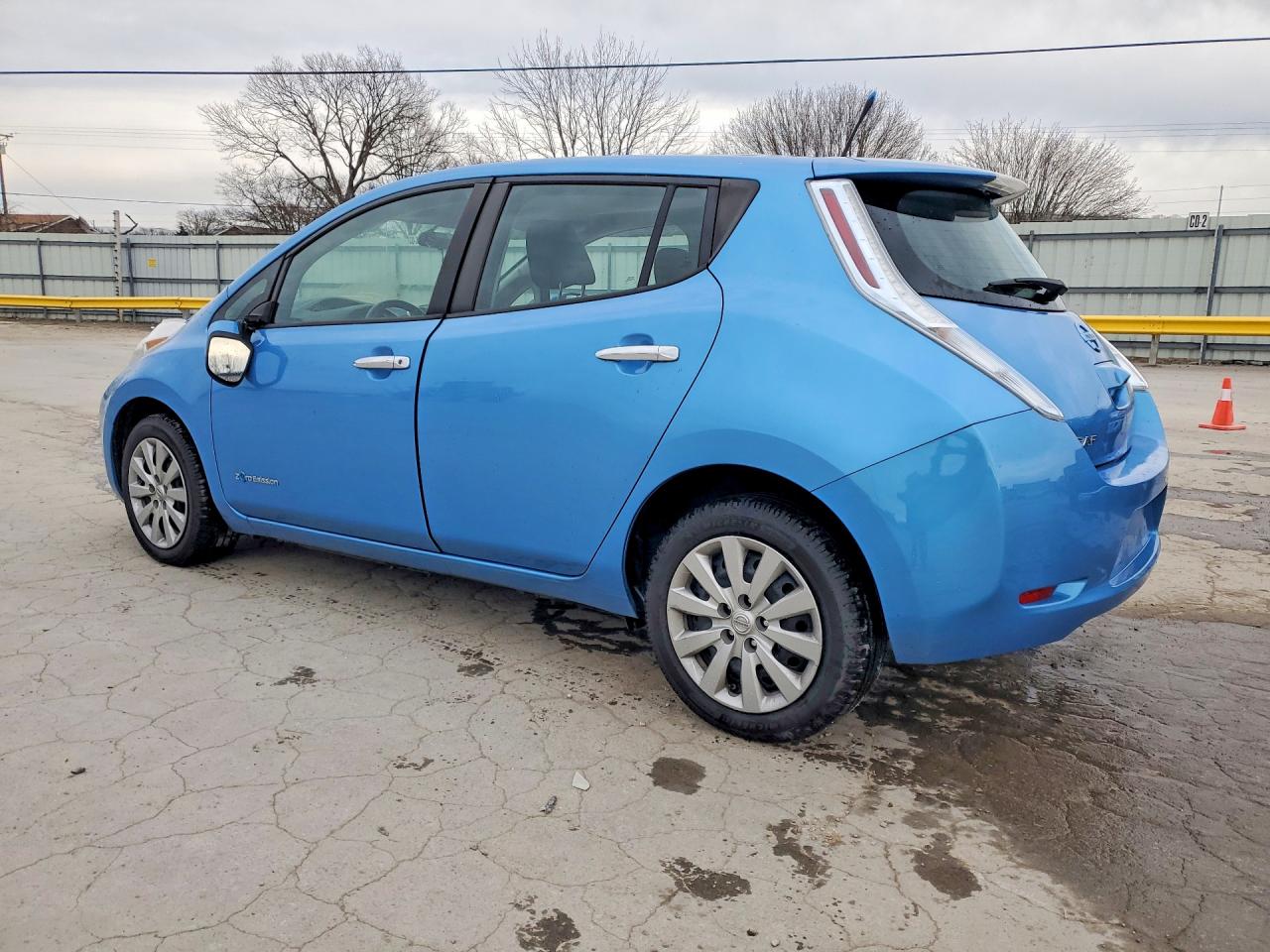 2014 NISSAN LEAF S photo 3