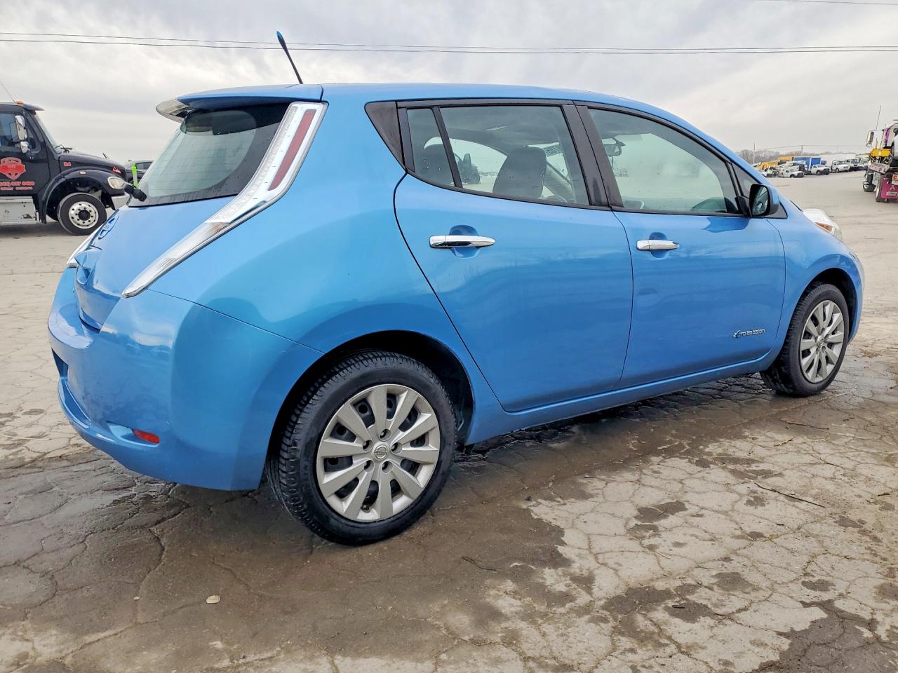 2014 NISSAN LEAF S photo 5