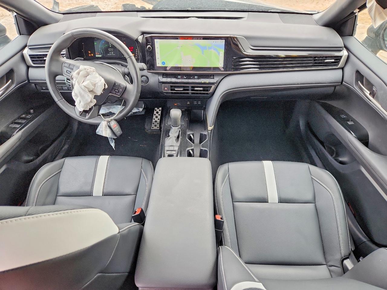 2025 TOYOTA CAMRY SE photo 15