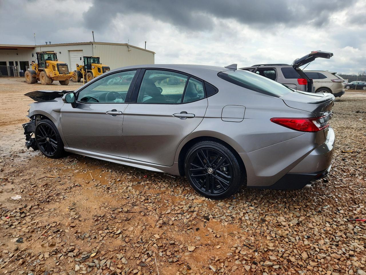 2025 TOYOTA CAMRY SE photo 3