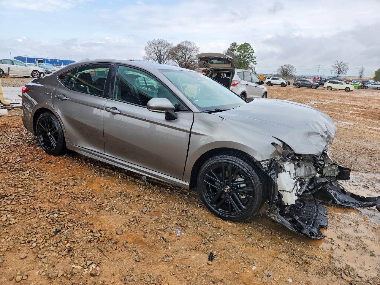 2025 TOYOTA CAMRY SE photo 7