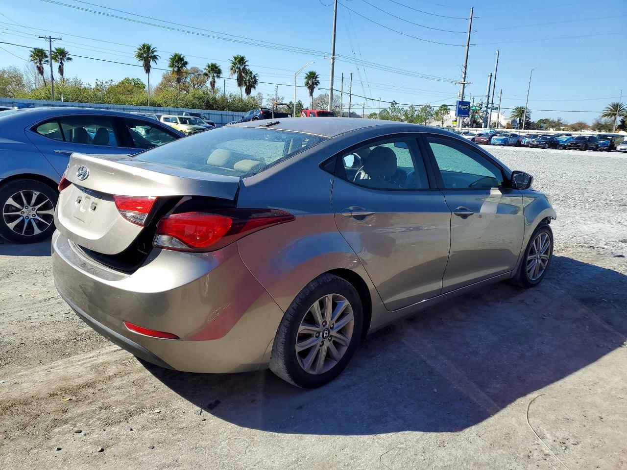 2016 HYUNDAI ELANTRA SE photo 3