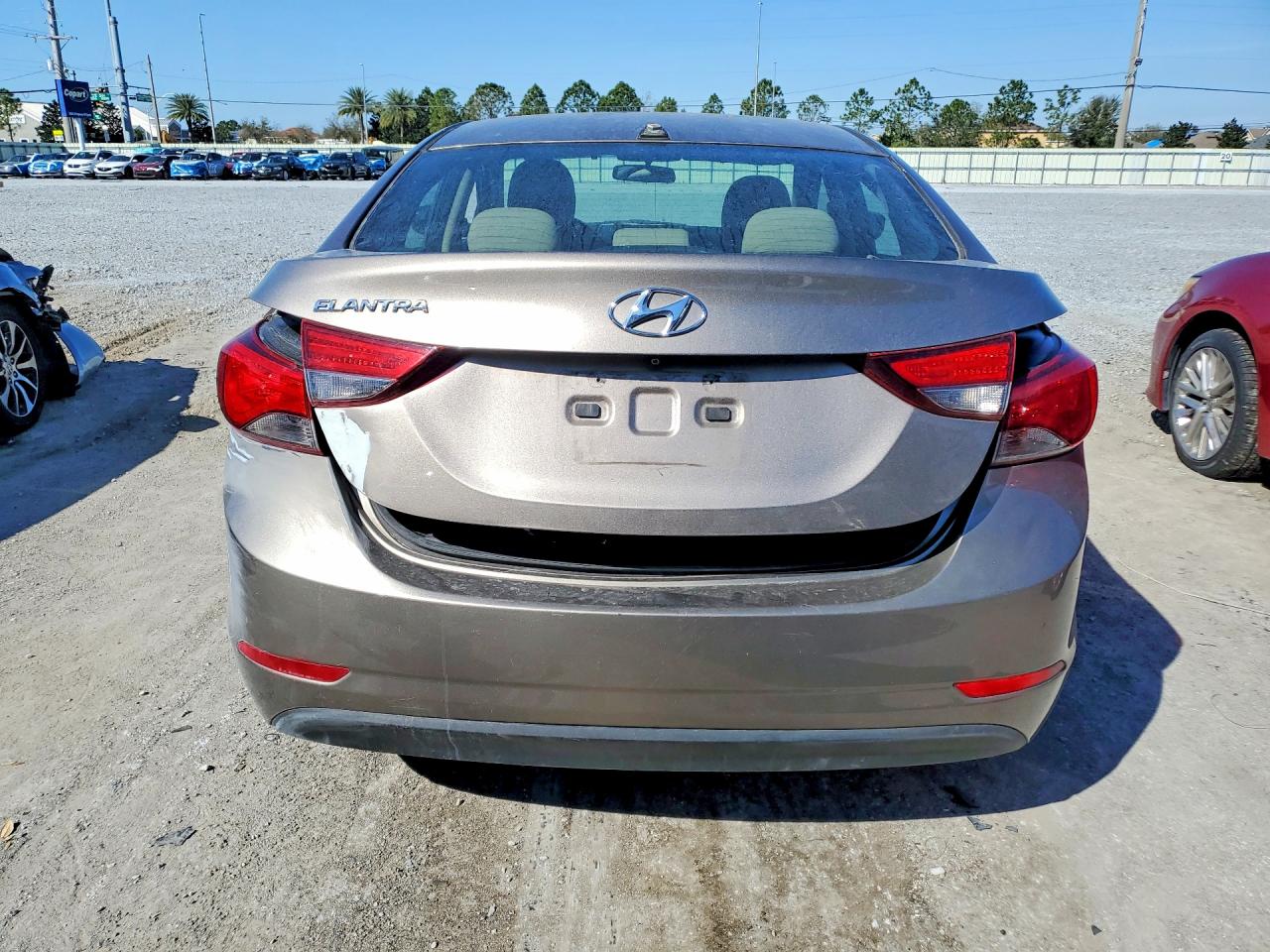 2016 HYUNDAI ELANTRA SE photo 6