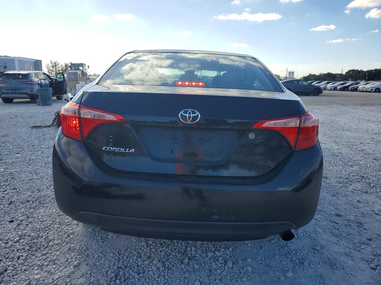 2017 TOYOTA COROLLA L photo 11