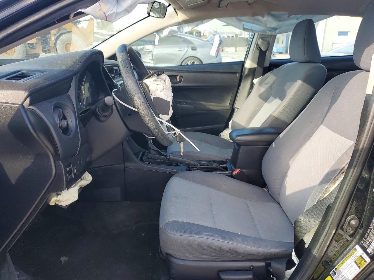 2017 TOYOTA COROLLA L photo 13