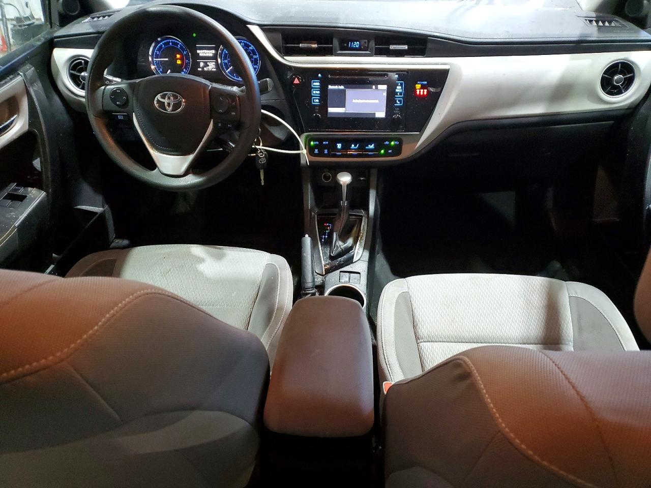 2018 TOYOTA COROLLA LE photo 15