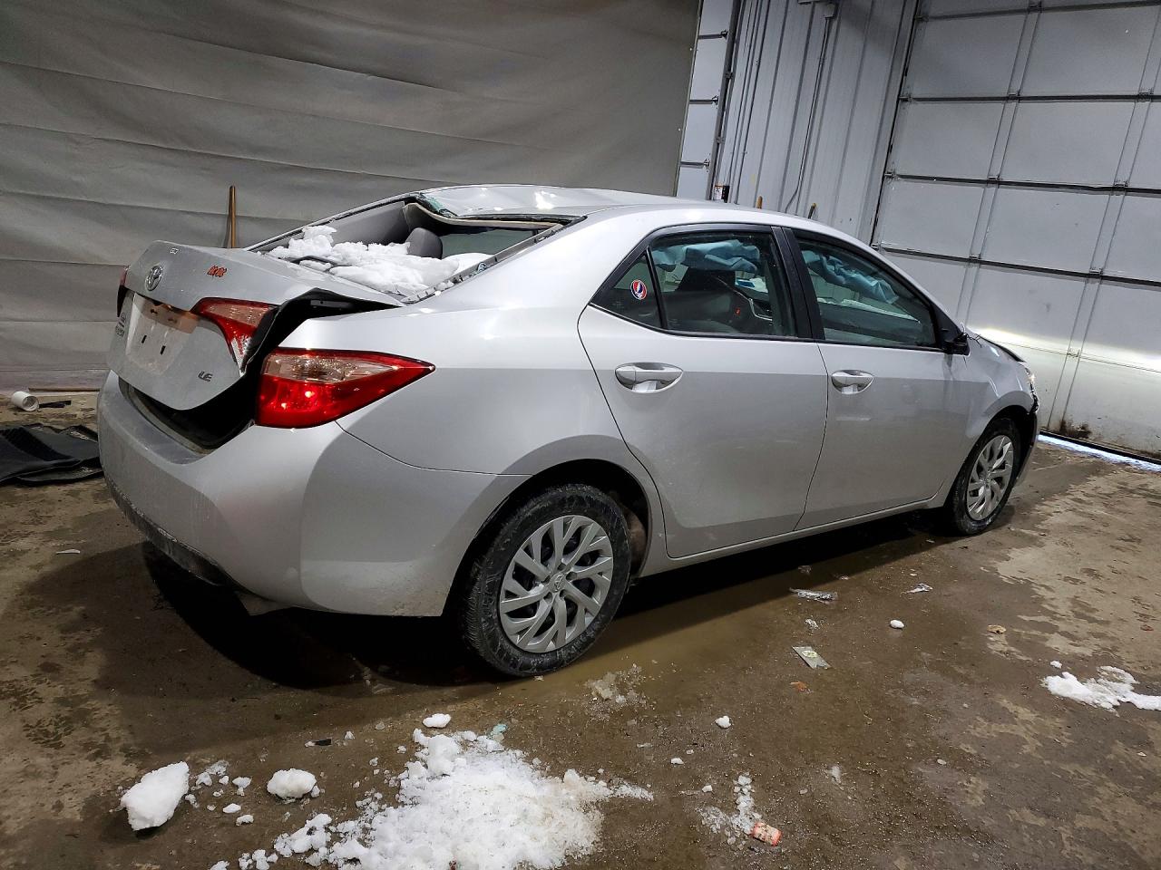 2018 TOYOTA COROLLA LE photo 5