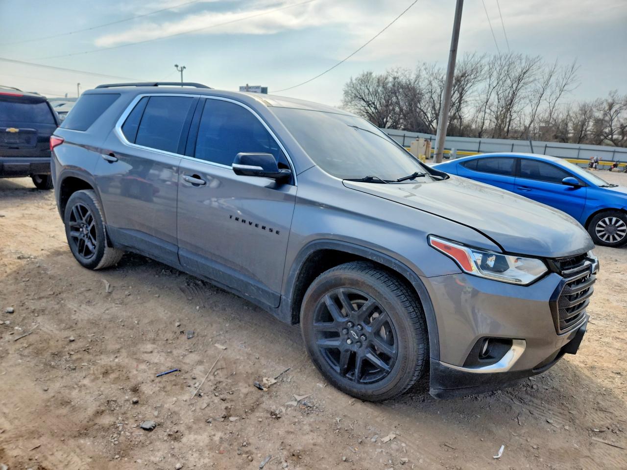 2019 CHEVROLET TRAVERSE LT photo 4