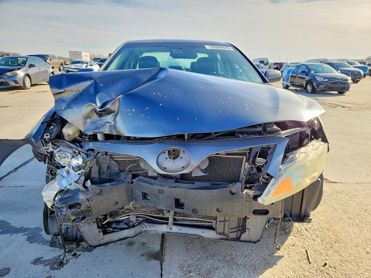 2011 TOYOTA CAMRY SE photo 9