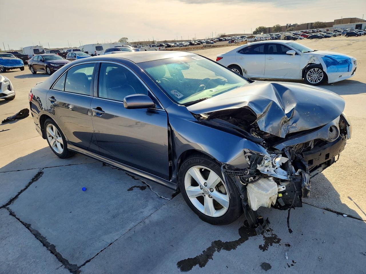 2011 TOYOTA CAMRY SE photo 7