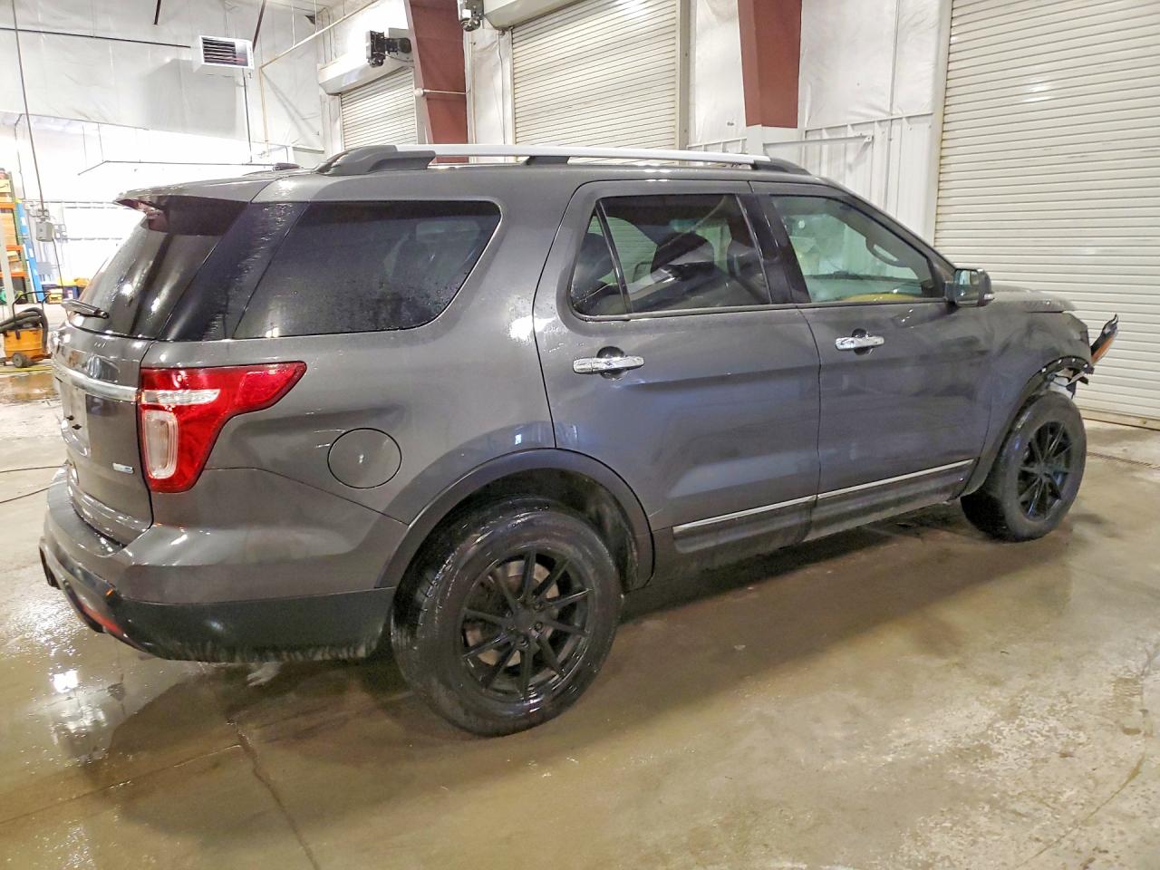 2015 FORD EXPLORER XLT photo 5