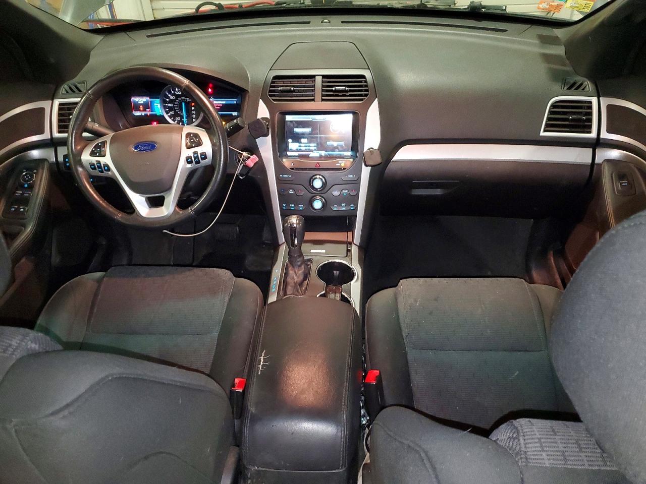 2015 FORD EXPLORER XLT photo 15
