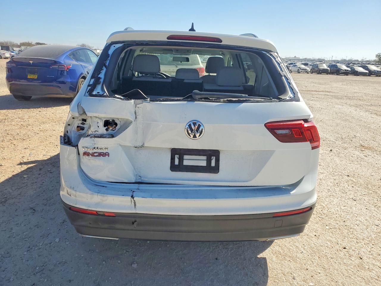 2021 VOLKSWAGEN TIGUAN S photo 11