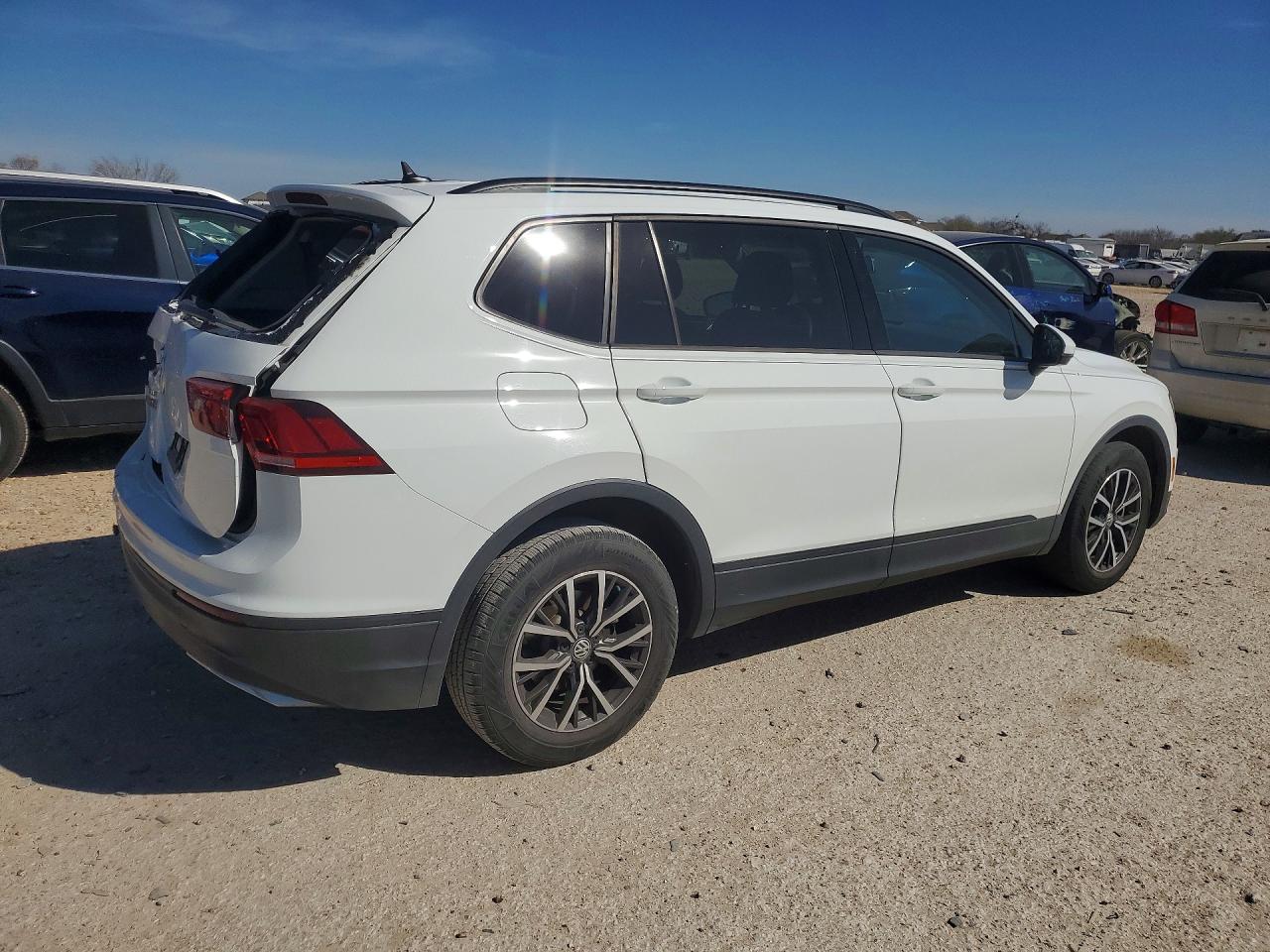 2021 VOLKSWAGEN TIGUAN S photo 5