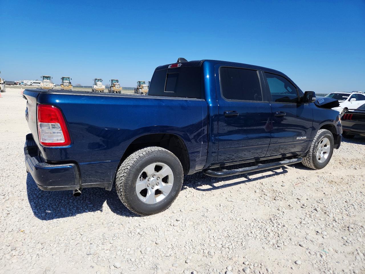 2021 RAM 1500 photo 5